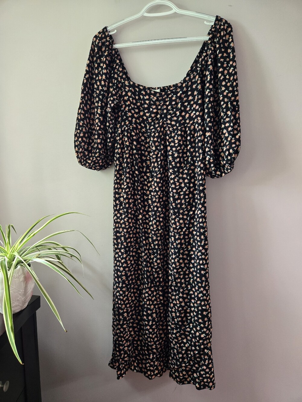 Billabong Floral Crinkle Smocked Midi Dress Large Black Boho Cottagecore Coastal